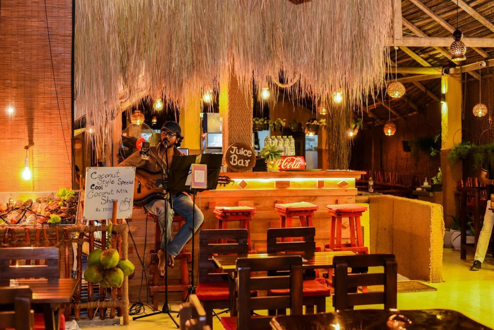 Hotel Coconut Style Restaurant&Milinda Guest à Unawatuna Extérieur photo